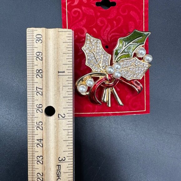 Christmas Brooch Pin Holiday Lane Holly Red Green Enamel Faux Pearls Rhinestones - Picture 7 of 7